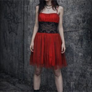 Vintage y2k 90s red black witchy vamp lace tulle homecoming dress medium
